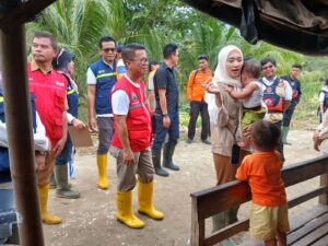 Plt.Kadis Kesehatan Lamsel, Hari Surya Wijaya,SKM.MM Memastikan Warga Terdampak Banjir Mendapatkan Pelayanan Kesehatan Dengan Baik Plt.Kadis Kesehatan Lamsel, Hari Surya Wijaya,SKM.MM Memastikan Warga Terdampak Banjir Mendapatkan Pelayanan Kesehatan Dengan Baik