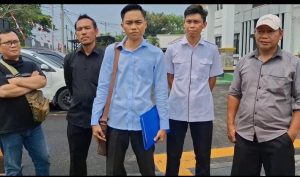 Kades Hara Banjar Manis Dilaporkan Warganya di Kejari, Diduga Tilap DD Hingga Ratusan Juta Kades Hara Banjar Manis Dilaporkan Warganya di Kejari, Diduga Tilap DD Hingga Ratusan Juta