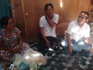 Peduli !! Ketua KMLS Berserta Tim Kunjungi Rumah Salah Satu Warga di Kecamatan Katibung Yang Hampir Roboh Peduli !! Ketua KMLS Berserta Tim Kunjungi Rumah Salah Satu Warga di Kecamatan Katibung Yang Hampir Roboh