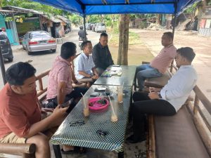 Ketua Umum For-WIN Jalin Keakraban Dengan Kanit 1 Kamsus Polda Lampung Dalam Suasana Santai di Warkop