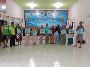 Kadis Sosial Lamsel Bersama Tim Kunjungi Warga Terdampak Puting Beliung, Distribusikan Bantuan Logistik