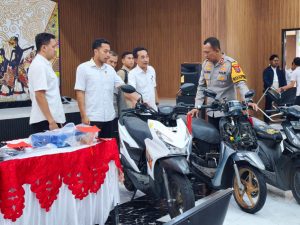 Polresta Sidoarjo Amankan Tiga Tersangka Penipuan Gondol Motor Modus Minta Tolong Polresta Sidoarjo Amankan Tiga Tersangka Penipuan Gondol Motor Modus Minta Tolong