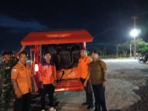 Warga Kalianda Digegerkan Penemuan Sesosok Mayat (Anonim) di Bibir Pantai Antara Kedu Warna dan Senaya Beach Warga Kalianda Digegerkan Penemuan Sesosok Mayat (Anonim) di Bibir Pantai Antara Kedu Warna dan Senaya Beach