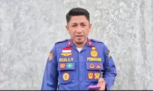 Damkarmat Lamsel Tindaklanjuti Laporan Tumpahan Oli di Bakauheni, Kabid Rully dan Anggota Segera Melakukan Pembersihan