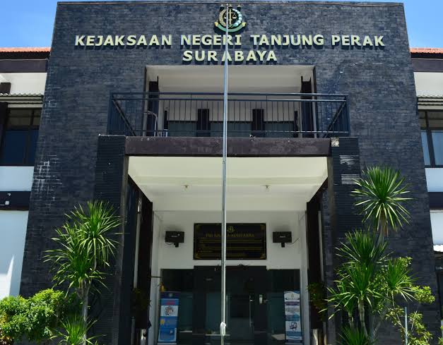 Edukasi Masyarakat, Pengacara Kondang Sebut Kasus Pelimpahan Berkas Aktivis Ke Kejaksaan Tanjung Perak Itu Legal