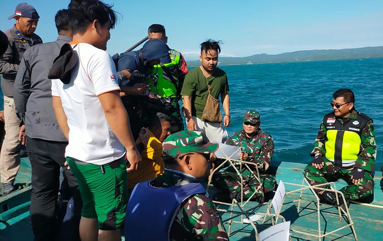 Gencar..!! Rehabilitasi Ekosistem Pesisir Pantai, Pangdam III/Siliwangi Turun Menanam Terumbu Karang Jenis Karang Tepi