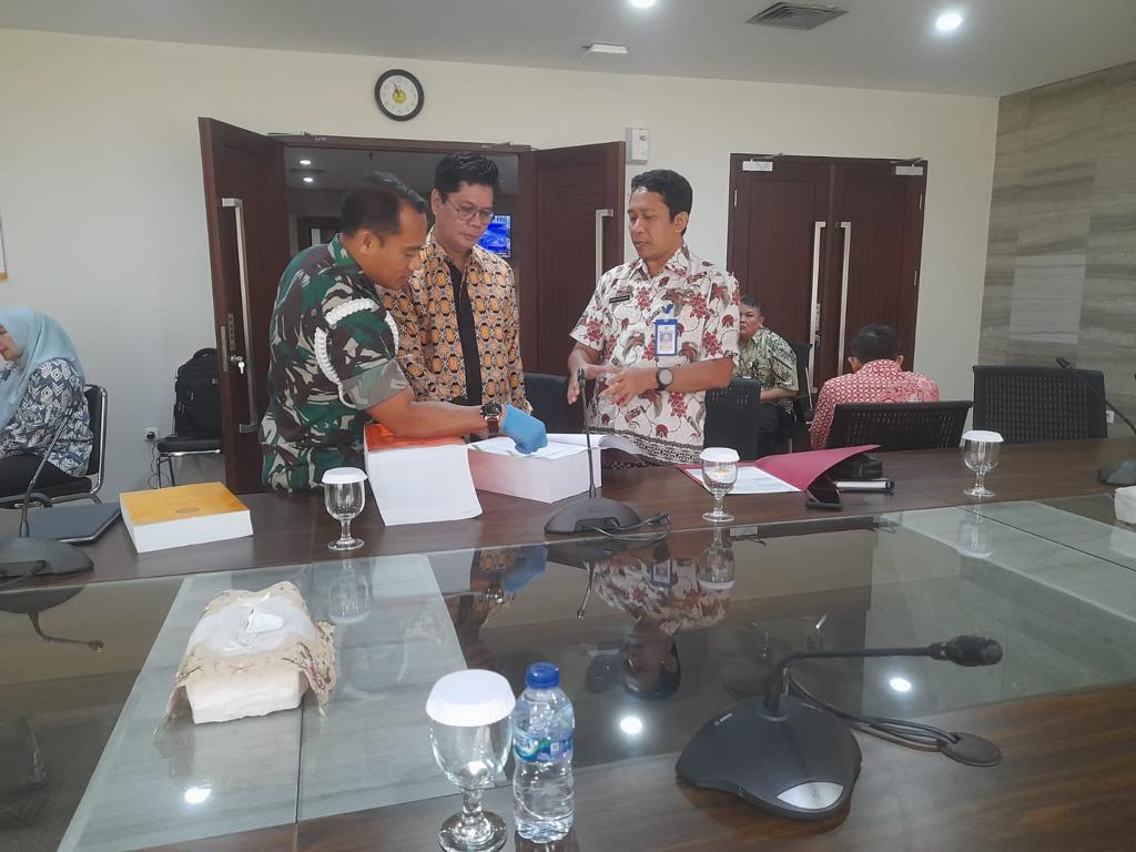 Kapuspen TNI : 22 Penyidik Puspom TNI dan 8 KPK Geledah Kantor Basarnas