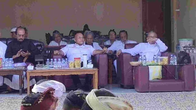 Bupati H. Nanang Ermanto Hadiri Upacara Dwijati Ida Bhawati I Made Pasti Di Desa Sumur Kecamatan Ketapang