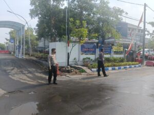 Satlantas Polrestabes Surabaya Tindak Tegas Pembersihan Calo Disepanjang Jalan Ikan Kerapu Satpas Colombo