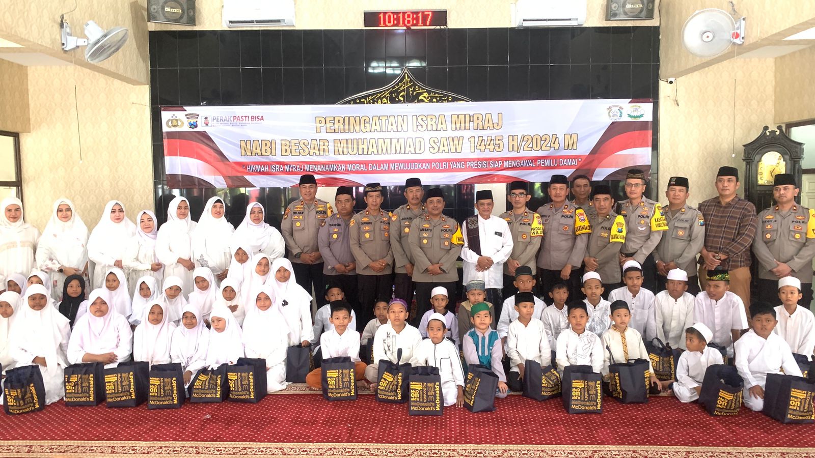 Polres Tanjung Perak Gelar Doa bersama Puluhan Anak Yatim Wujudkan Pemilu Damai