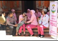 Ketua Bhayangkari Daerah Bali Melaksanakan Anjangsana ke Keluarga Polri didampingi Ketua Bhayangkari Cabang Badung.