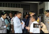 Diduga Oknum Caleg Menggunakan Ijazah SMP, Aliansi Madura Indonesia Geruduk KPU Kota Surabaya