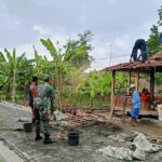 Binter Terpadu, Babinsa Koramil Sumberrejo Bojonegoro dan Warga Tulungrejo bangun Musholla Binter Terpadu, Babinsa Koramil Sumberrejo Bojonegoro dan Warga Tulungrejo bangun Musholla