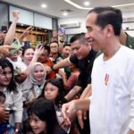 Minggu Malam, Presiden Jokowi Makan Bakso dan Sapa Warga Gorontalo