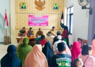 Pastikan Kegiatan Berjalan Tertib dan Lancar, Babinsa Koramil Kapas Bojonegoro Kawal Penyaluran BLT-DD