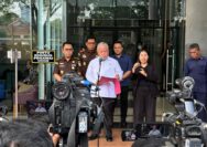 Penyerahan Tersangka dan Barang Bukti (Tahap II) Terhadap 10 Orang Tersangka Dalam Perkara Komoditas Timah