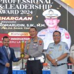 Dirlantas Polda Jatim Raih Penghargaan Level Asia sebagai “Best Innovator” Dirlantas Polda Jatim Raih Penghargaan Level Asia sebagai “Best Innovator”