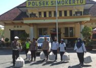 200 Nasi Kotak Ludes Dalam Sekejab Saat Dibagikan Kapolsek Simokerto Surabaya