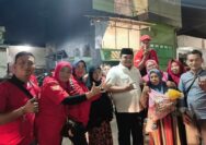 Sekertaris DPC - PDI Perjuangan Memberikan Donasi Berupa Uang Tunai, Kepada Korban Kebakaran