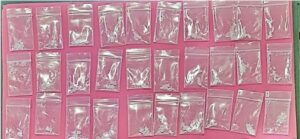 Polrestabes Surabaya Amankan Dua Pemuda Tersangka Edarkan Narkotika Jenis Sabu Polrestabes Surabaya Amankan Dua Pemuda Tersangka Edarkan Narkotika Jenis Sabu