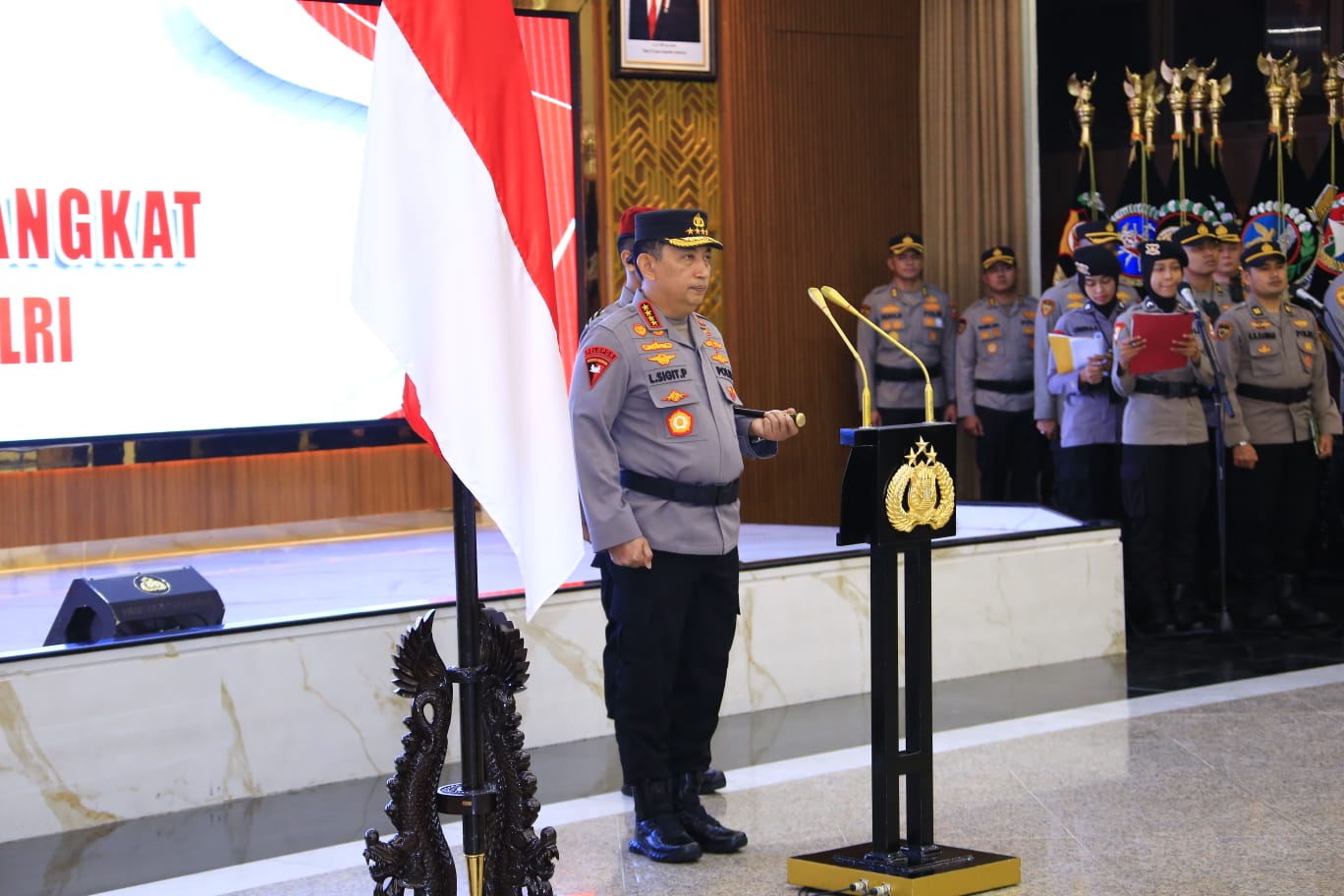 Kapolri Pimpin Kenaikan Pangkat 16 Pati Polri Kapolri Pimpin Kenaikan Pangkat 16 Pati Polri