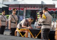 Kapolrestabes Surabaya Pimpin Upacara Sertijab Pejabat Utama dan Kapolsek Jajaran Polrestabes Surabaya