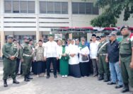 Pak Haji Dan Bu Haji Resmi Daftar Sebagai Calon Bupati Dan Wakil Bupati Kediri