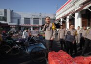 Sarapan Bareng Abang Becak, Kapolrestabes Surabaya Jalin Silaturahmi dan Perkuat Kamtibmas