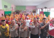 Polrestabes Surabaya Gelar Jum'at Curhat dan Bagikan Bansos dalam Rangka Nusantara Cooling System Jelang Pilkada 2024