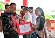 412 Guru Ngaji dan Tokoh Lintas Agama di Lamsel Terima Insentif