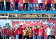 Meriahnya Jalan Sehat Warga Desa Pacuh