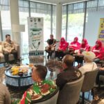 Polrestabes Surabaya Perkuat Harmoni Jelang Pilkada 2024 Lewat "Jum'at Curhat" dan Bantuan Sosial