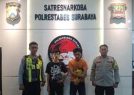 ANGGOTA SAT LANTAS POLRESTABES SBY MENGAMANKAN PENGENDARA YG DIDUGA NARKOBA