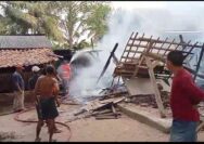 Rumah Semi Permanen Milik Warga Sukamarga Kebakaran, Tim Damkarmat Lamsel Berhasil Padamkan Apinya