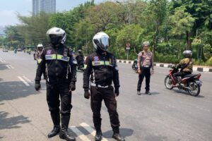 Operasi Zebra Semeru 2024, Satlantas Polrestabes Surabaya Menindak Tilang 229 dan BB Roda dua Sebanyak 2 Unit Operasi Zebra Semeru 2024, Satlantas Polrestabes Surabaya Menindak Tilang 229 dan BB Roda dua Sebanyak 2 Unit