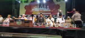 Karena Banyak Masyarakat Hadir, Kapolda Jatim dan Kapolresta Banyuwangi Diberikan Penghargaan