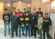 Gelar Aksi di PN Surabaya, AMI Minta Ketua PN Mundur Dari Jabatan