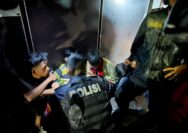 Respatti Polrestabes Surabaya Tangkap 10 Remaja "Ala-Ala Gangster" di Tengah Aksi Tawuran