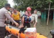 Aksi Heroik Polres Mojokerto Demi Keselamatan Masyarakat,Terjang Banjir Salurkan Bantuan dan Evakuasi Warga