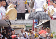 Wujudkan Generasi Sehat Dan Cerdas Kapolrestabes Surabaya Gelar Aksi Makan Bergizi Gratis Di SD Dumas Kecamatan Bubutan Surabaya.