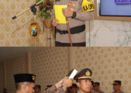 Kapolres Sampang Pimpin Upacara Serah Terima Jabatan Kasat Lantas