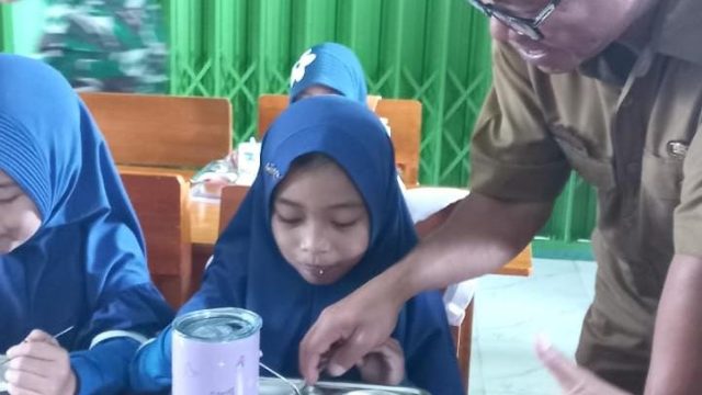 Dukung Program (MBG), Kali Ini Dinas Kesehatan Lampung Selatan Kunjungi SDN 1 Jati Baru