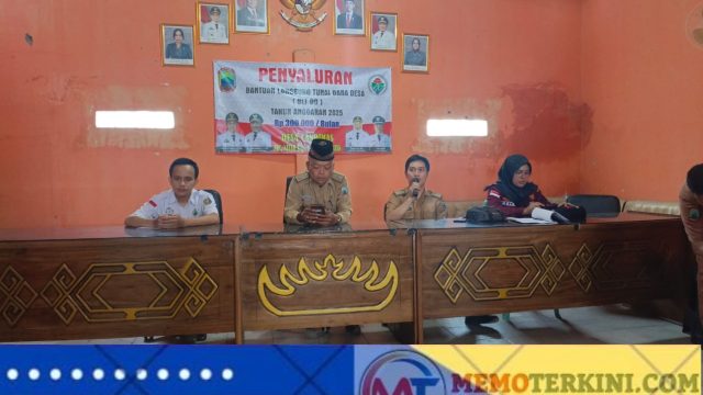 Pendes Candimas Menyerahkan BLT DD Priode Januari-Marat 2025 Kepada 14 KPM