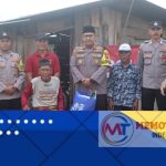 Kapolres Lampung Selatan Kunjungi Kakek Sokim, Lansia Sebatang Kara di Rumah Tak Layak Huni Kapolres Lampung Selatan Kunjungi Kakek Sokim, Lansia Sebatang Kara di Rumah Tak Layak Huni