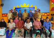 Kepala Desa Hatta TMG Lekok Menyalurkan BLT DD / Triwulan II TA 2025