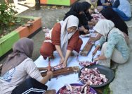 SMAN 1 Ngronggot Nganjuk Rayakan Idul Adha 1446 H Dengan Ber - Kurban Satu Ekor Sapi dan 3 Ekor Kambing