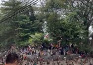 Gropyak Ikan Di Sumber Gundi Tradisi Turun - Temurun Warga Desa Tanjung