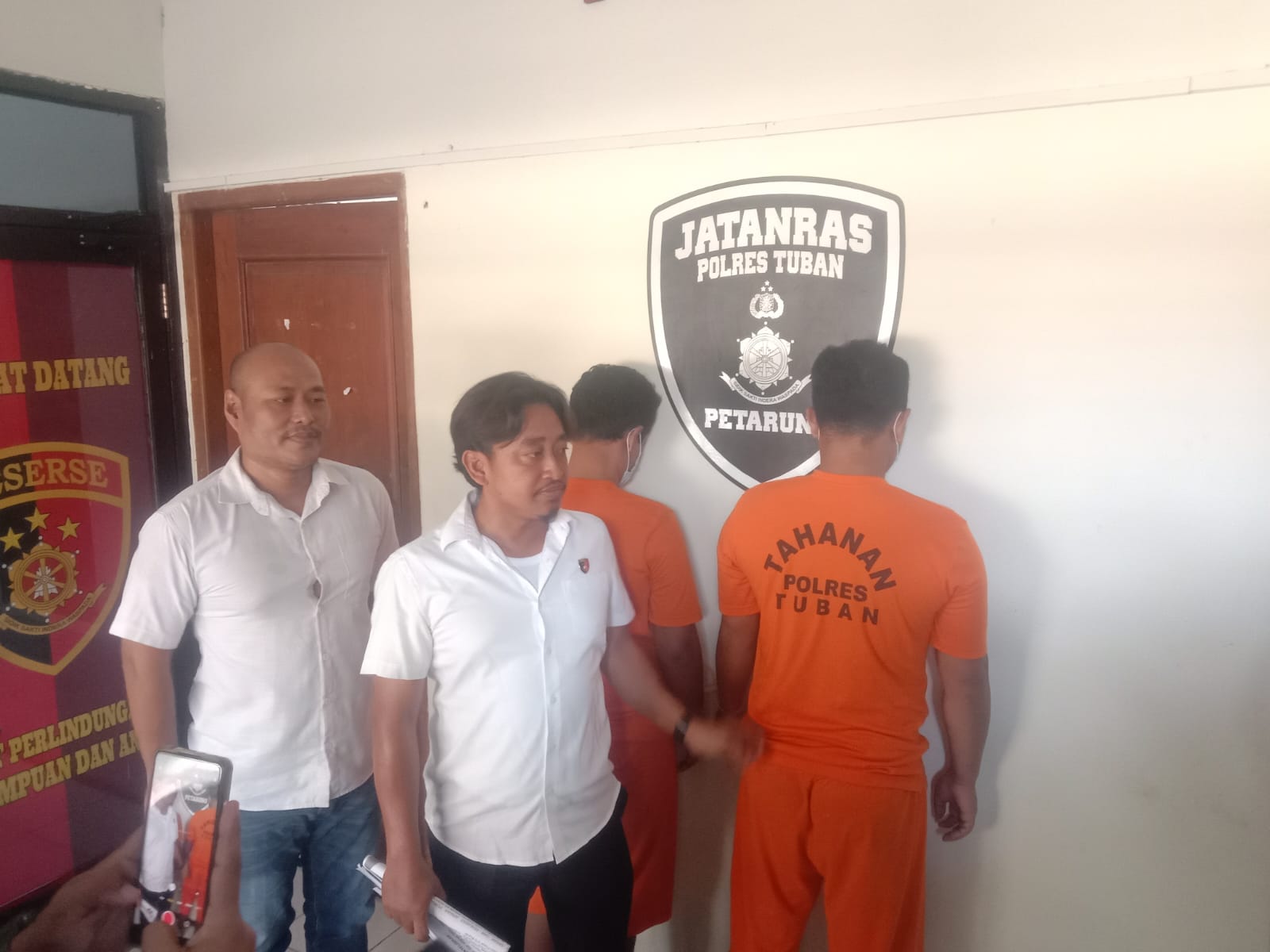 Polisi Berhasil Amankan Komplotan Pencuri Mesin Traktor Warga Tani di Tuban Lega Polisi Berhasil Amankan Komplotan Pencuri Mesin Traktor Warga Tani di Tuban Lega
