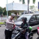 Bersatu Berdaulat, Rakyat Sejahtera, Indonesia Maju: Polantas Gresik Tebarkan Semangat Kemerdekaan Bersatu Berdaulat, Rakyat Sejahtera, Indonesia Maju: Polantas Gresik Tebarkan Semangat Kemerdekaan