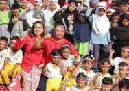 Riuh Gelak Tawa Anak dan Warga Warnai Lomba Meriah HUT ke-80 RI di Polrestabes Surabaya